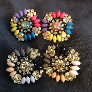 2 pairs of chunky stud earrings